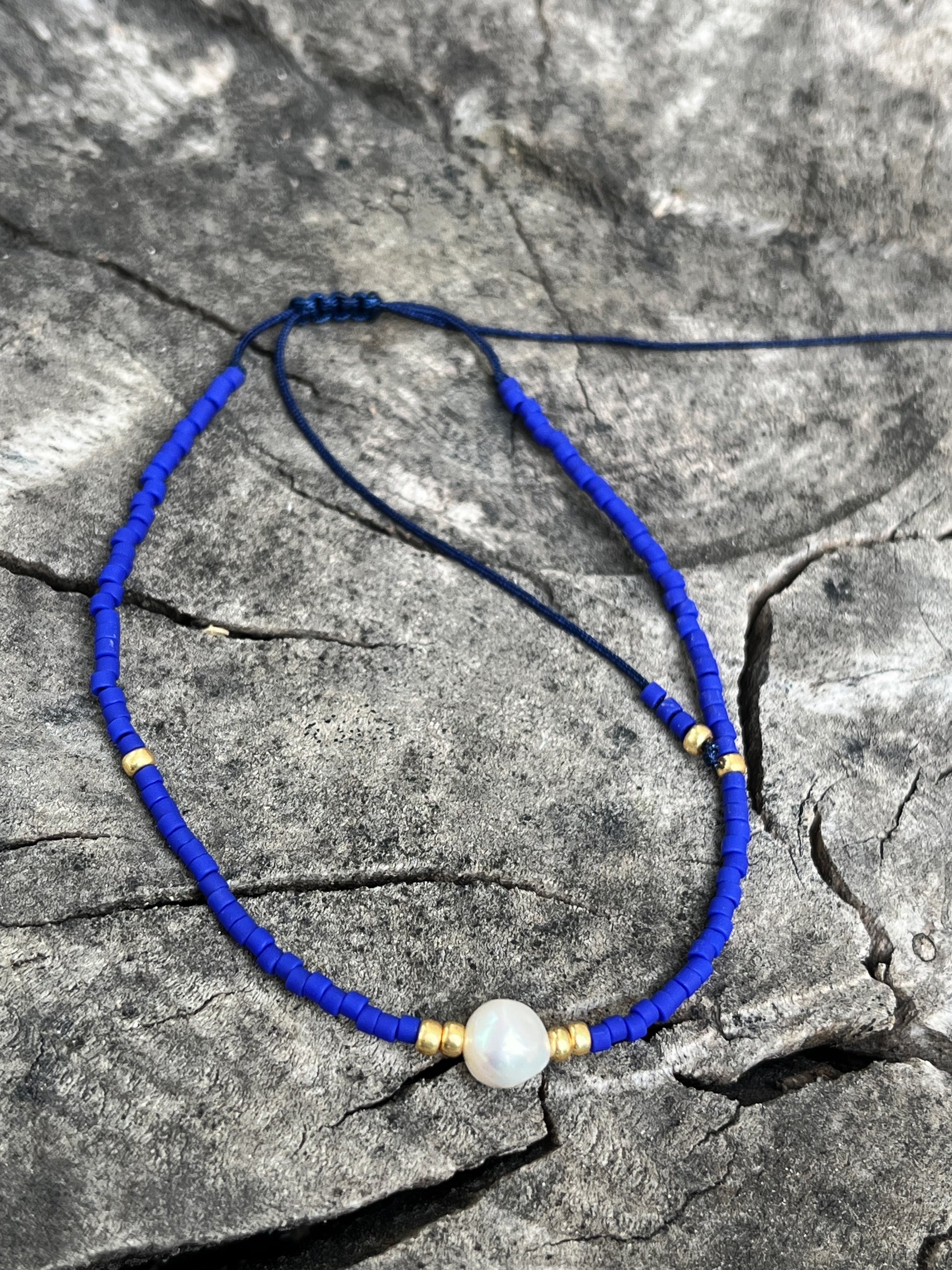 Blue beaded bracelet with pearl - Kybalion Jewellery