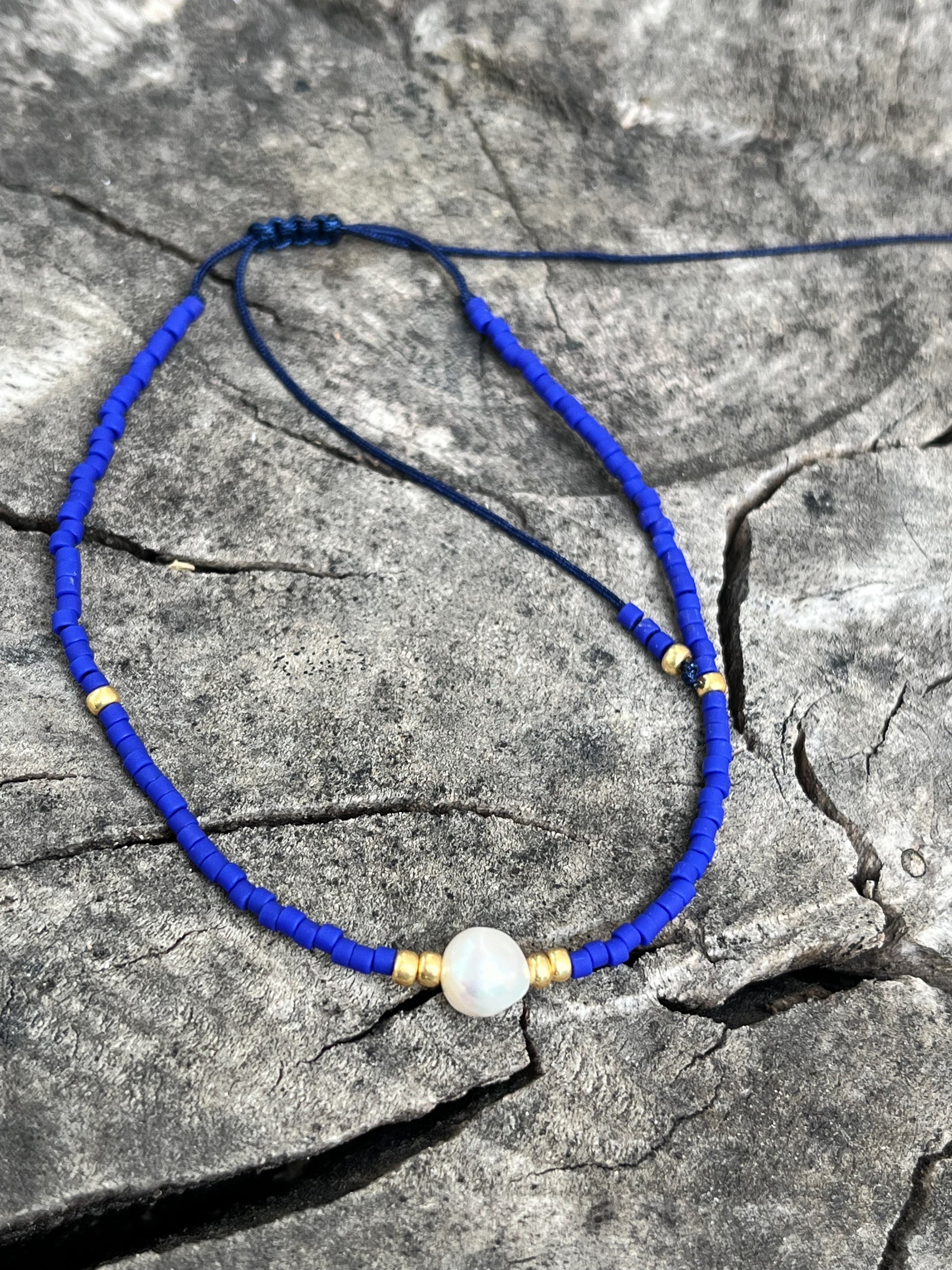 Blue beaded bracelet with pearl - Kybalion Jewellery