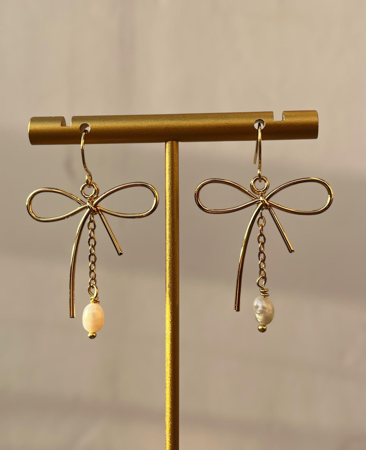 Bow Pearl earrings - Kybalion Jewellery